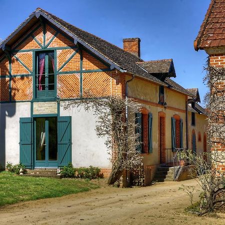 Cottages De Chateau De Vaux Yvré-lʼÉvêque Exterior foto