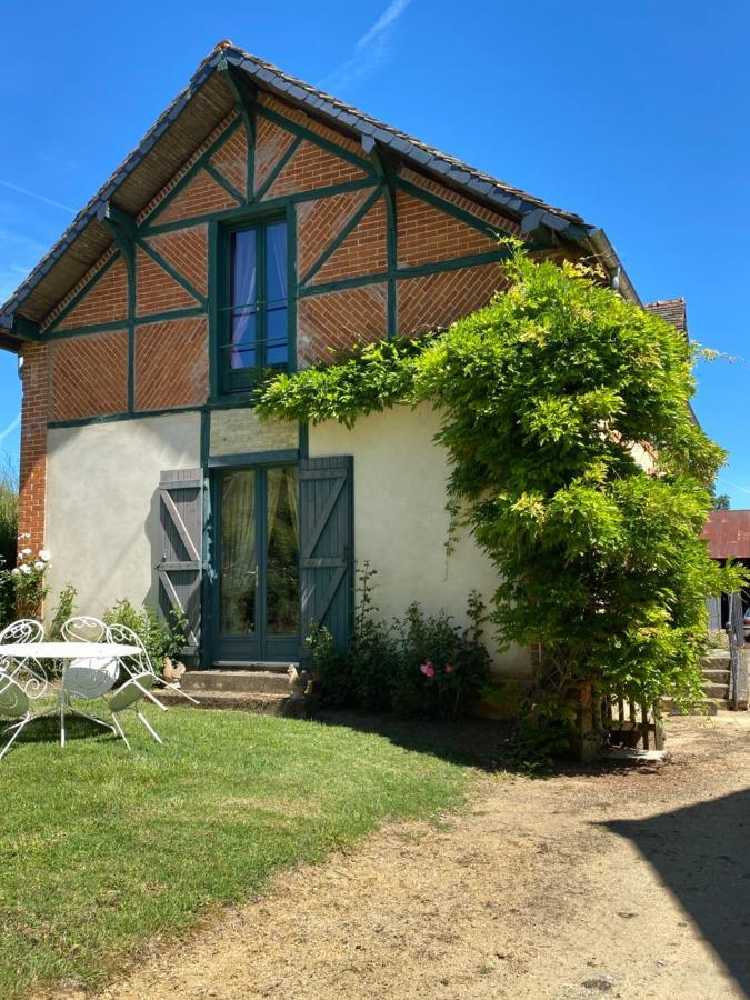 Cottages De Chateau De Vaux Yvré-lʼÉvêque Exterior foto